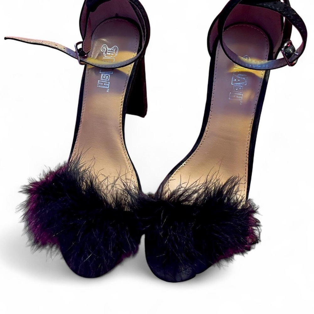 Stylish Black Feathered Women's Heels